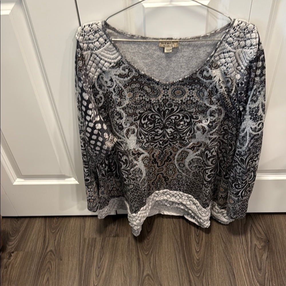 ONE WORLD Black and Gray Patterned Blouse